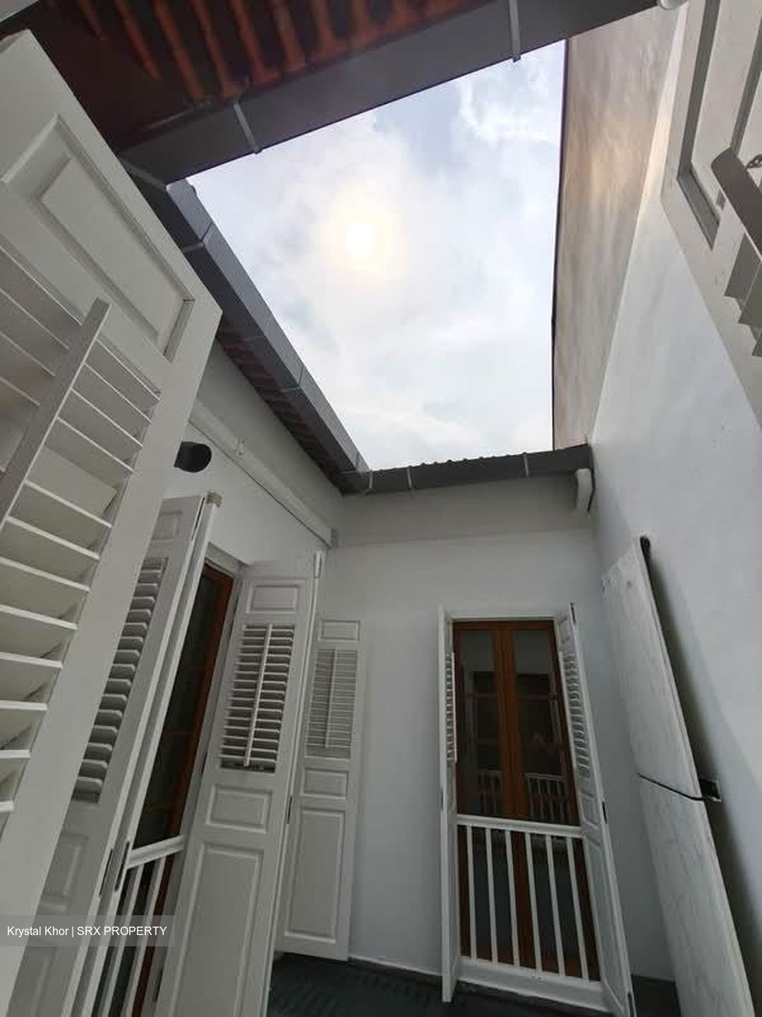 Tras Street (D2), Shop House #586612541